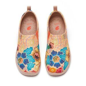 UIN Size 5 Slip On Shoes Canvas Comfortable Batik Flower